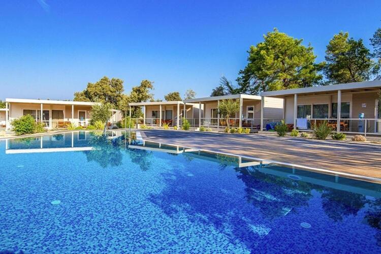 Mobile Home Mediteran Superior By The Pool In Caravan Park Strasko, נובליה מראה חיצוני תמונה