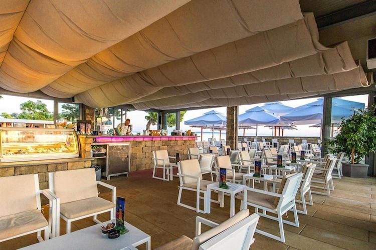 Mobile Home Mediteran Superior By The Pool In Caravan Park Strasko, נובליה מראה חיצוני תמונה