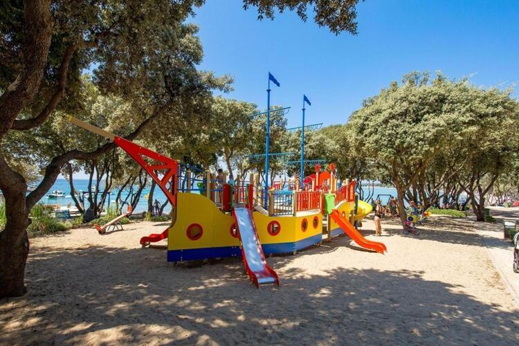 Mobile Home Mediteran Superior By The Pool In Caravan Park Strasko, נובליה מראה חיצוני תמונה