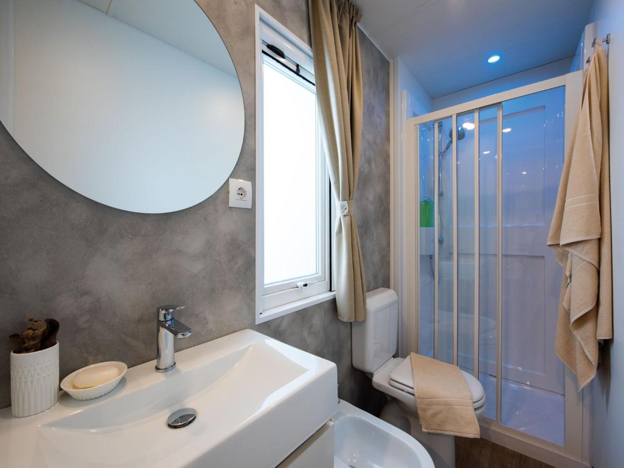 Mobile Home Mediteran Superior By The Pool In Caravan Park Strasko, נובליה מראה חיצוני תמונה