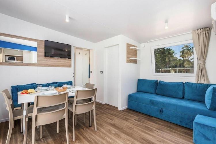 Mobile Home Mediteran Superior By The Pool In Caravan Park Strasko, נובליה מראה חיצוני תמונה