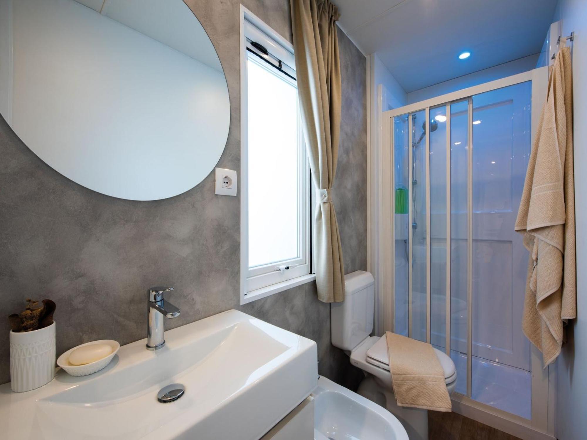 Mobile Home Mediteran Superior By The Pool In Caravan Park Strasko, נובליה מראה חיצוני תמונה