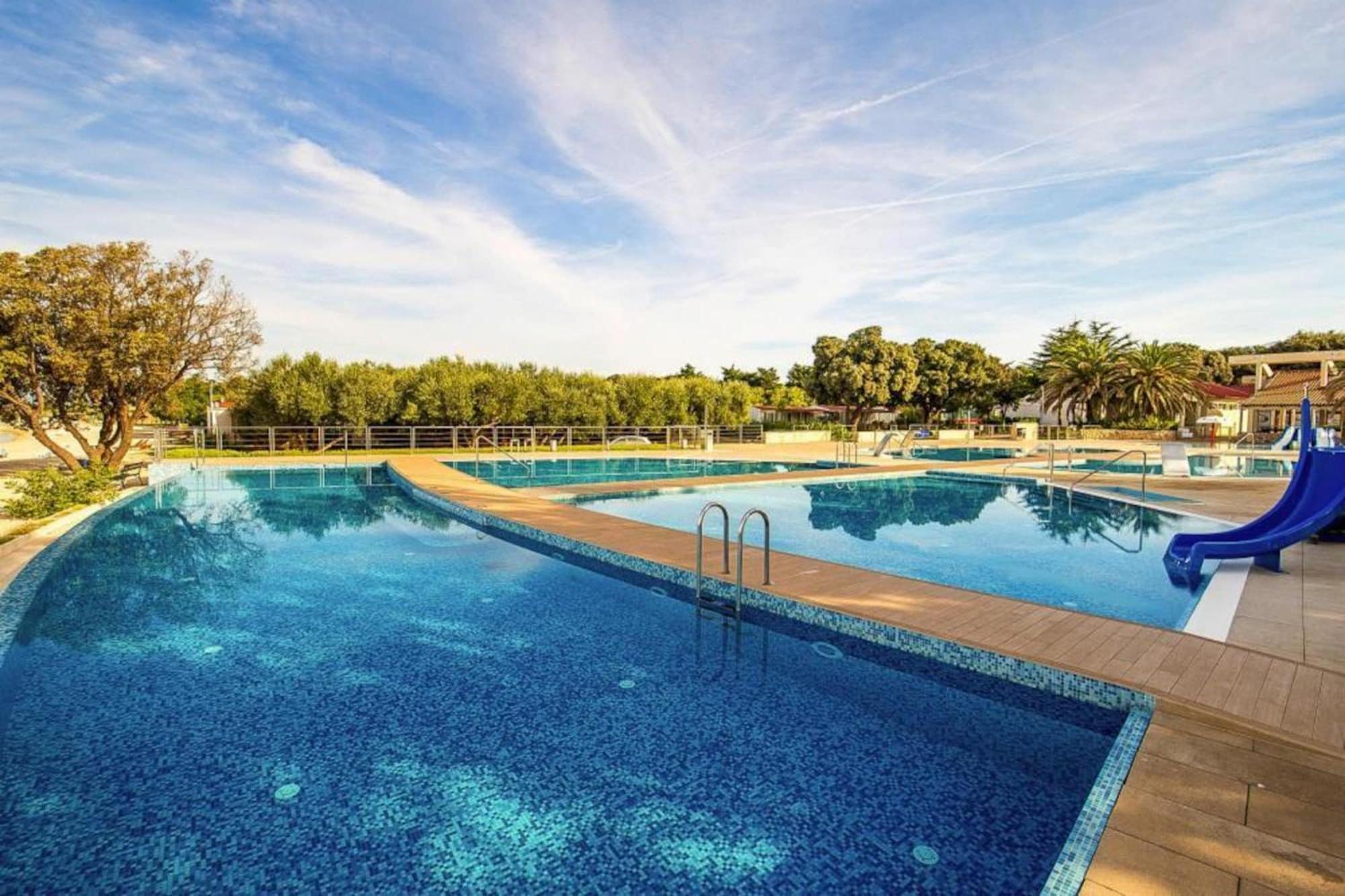 Mobile Home Mediteran Superior By The Pool In Caravan Park Strasko, נובליה מראה חיצוני תמונה